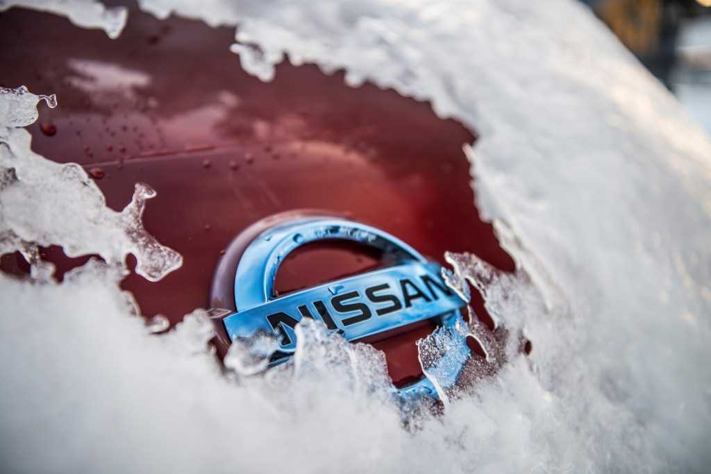 142574_Nissan_breaks_the_ice_as_new_Nissan_Leaf_30kwh_hits_showrooms