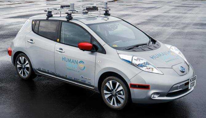 grey-self-driving-nissan-leaf-front-view_1