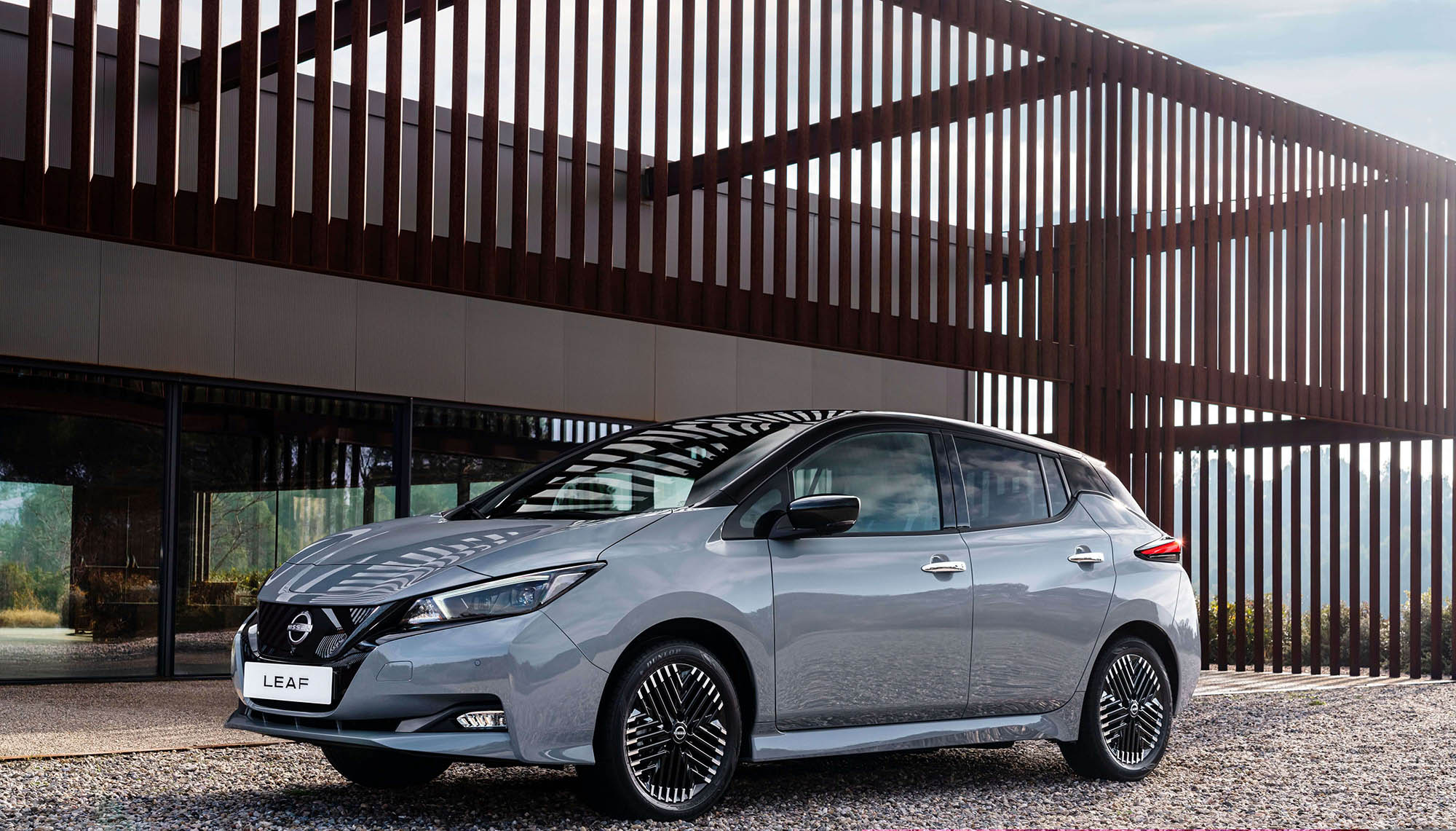 Nissan LEAF gets a new glow for 2022 with sharp design and advanced tech