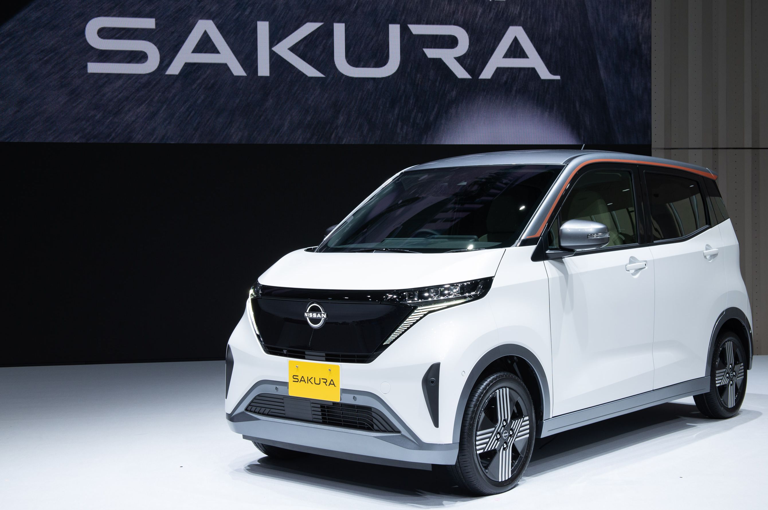 Nissan unveils all-new, all-electric minivehicle in Japan