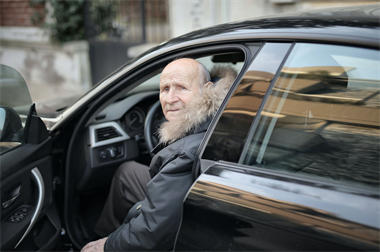 Experts suggest elderly drivers shouldn